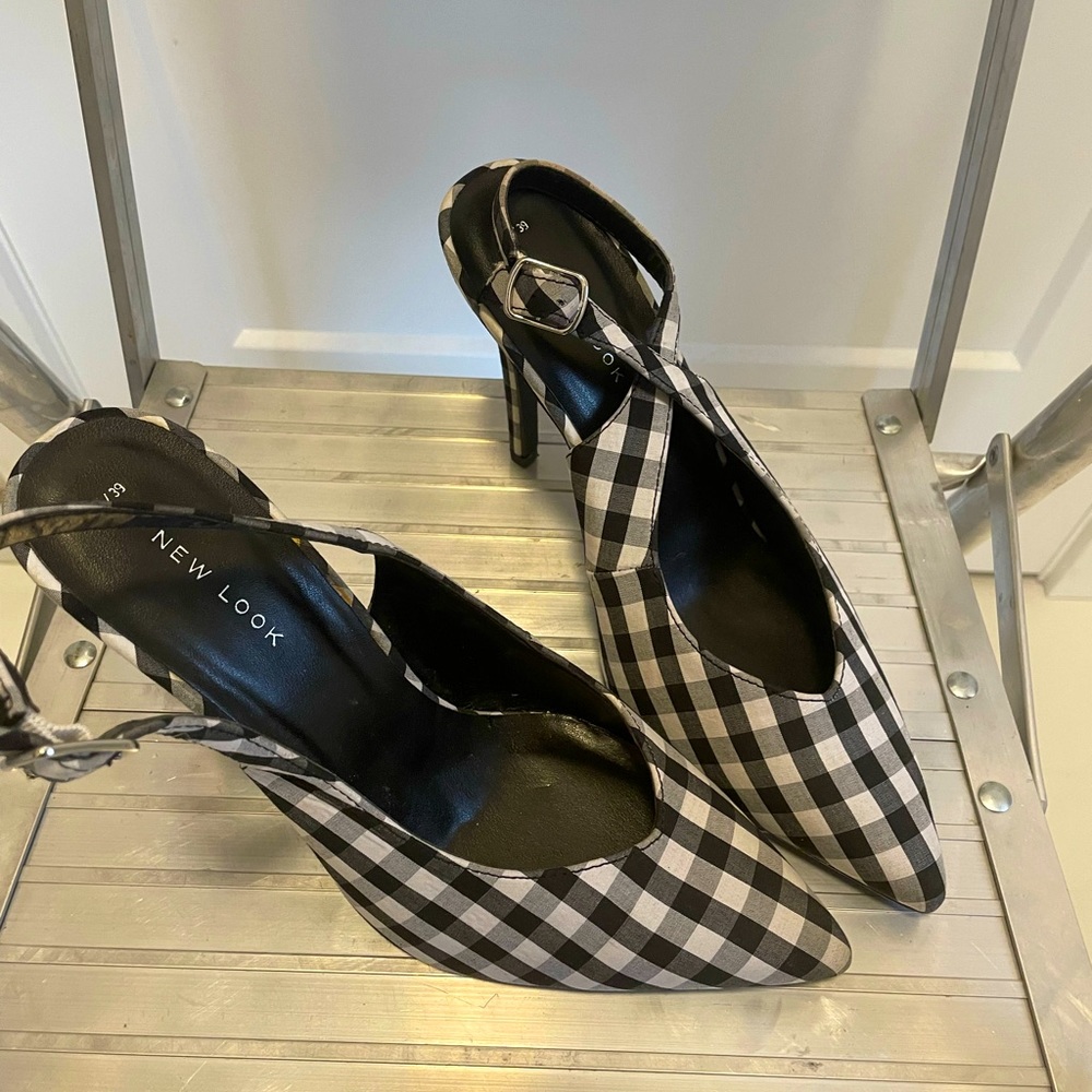 Black and white monochrome new look heels